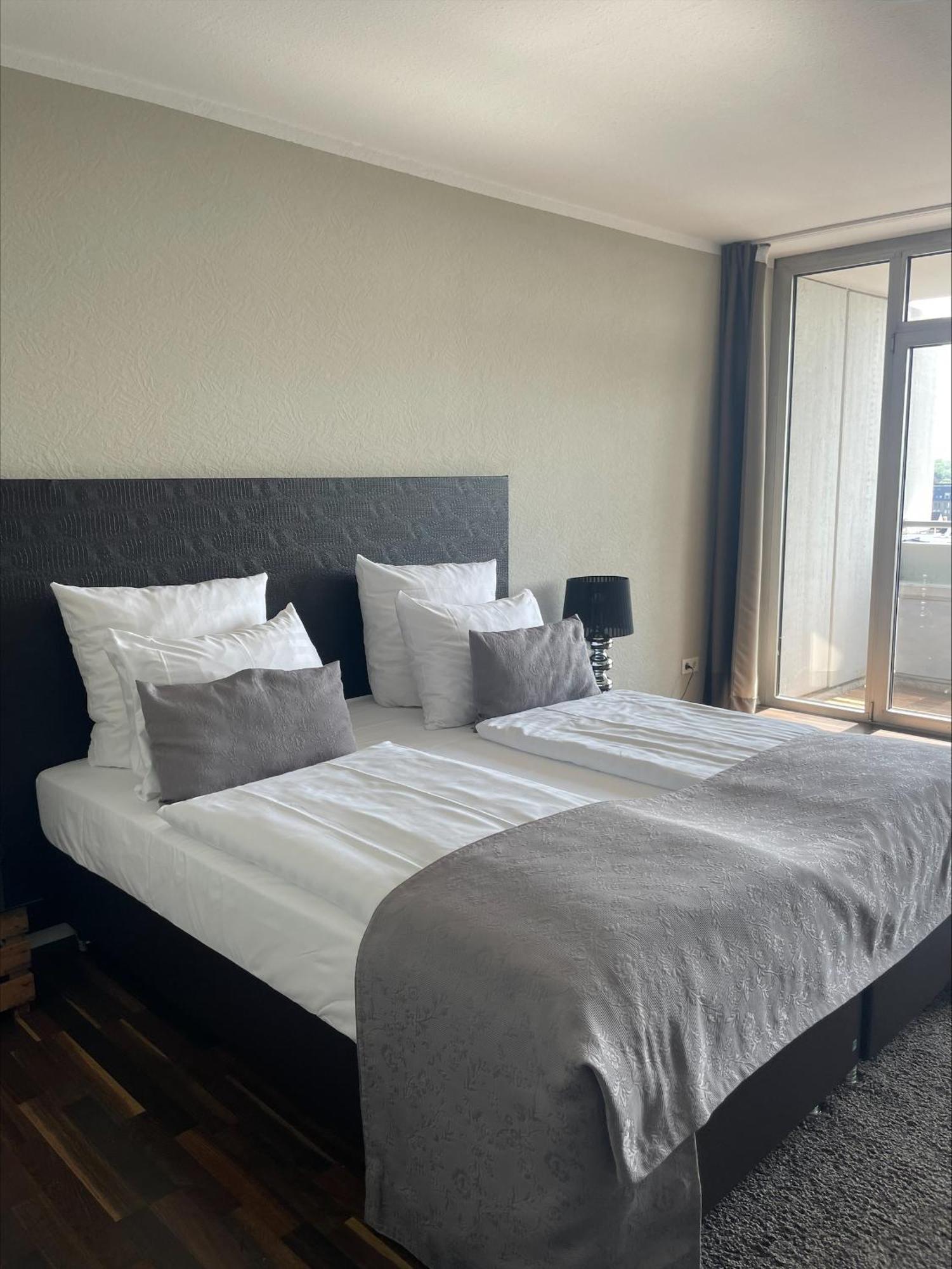 Rheinblick Apartments Cologne Exterior photo